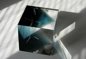 Deep Cube 1 bude k vidění v Pražské galerii českého skla.
