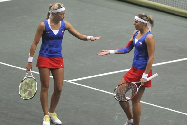 Tenistky Andrea Hlaváčková a Lucie Hradecká.