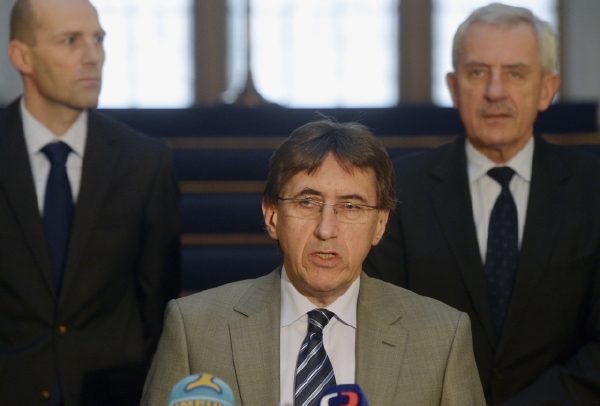 Hlavní hygienik ČR Vladimír Valenta. Hlavní hygienik ČR Vladimír Valenta.