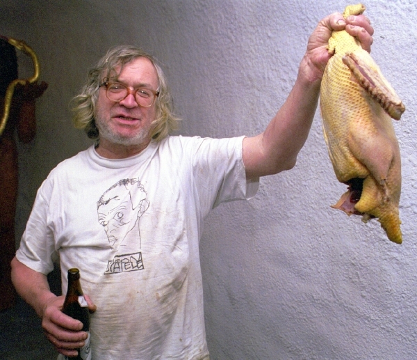 Fotogalerie v Divadle na Zábradlí představuje Ivana Magora Jirouse v průběhu času. Fotogalerie v Divadle na Zábradlí představuje Ivana Magora Jirouse v průběhu času.