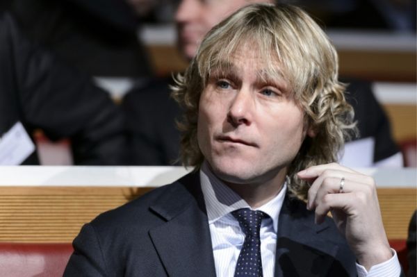 Pavel Nedvěd byl vyhlášen nejlepším hráčem historie samostatné české ligy. Pavel Nedvěd byl vyhlášen nejlepším hráčem historie samostatné české ligy.