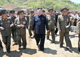 Kim mezi svými zelenými "chlapáky".