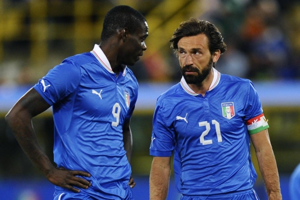 Mario Balotelli (vlevo) a Andrea Pirlo, dvě ikony italského výběru. Mario Balotelli (vlevo) a Andrea Pirlo, dvě ikony italského výběru.