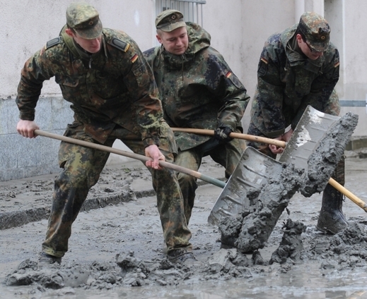 Příslušníci bundeswehru v Pasově.