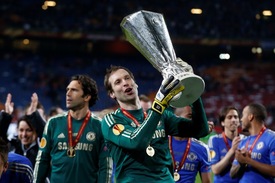Ani Petr Čech si na zápasové vytížení nemůže stěžovat.