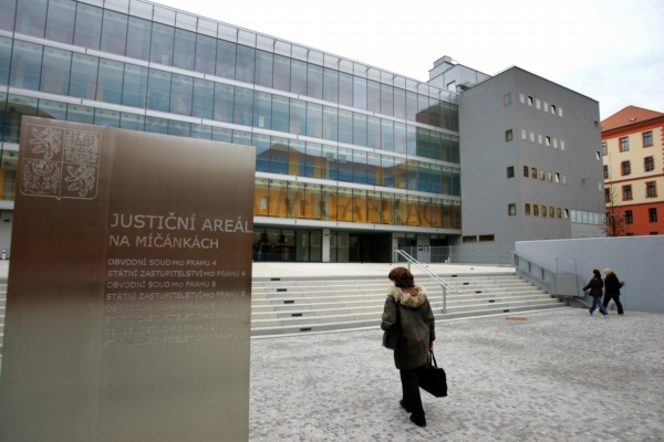 Justiční areál Na Míčánkách musel být evakuován. Justiční areál Na Míčánkách musel být evakuován.