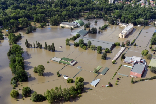 Vltavou zatopená část pražské Stromovky u Císařského Mlýna (na snímku ze 4. června). Vltavou zatopená část pražské Stromovky u Císařského Mlýna (na snímku ze 4. června).