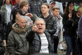 Momentka z nedávného protestu v Duchcově.