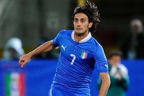 Italský hráč Fiorentiny Albert Aquilani.