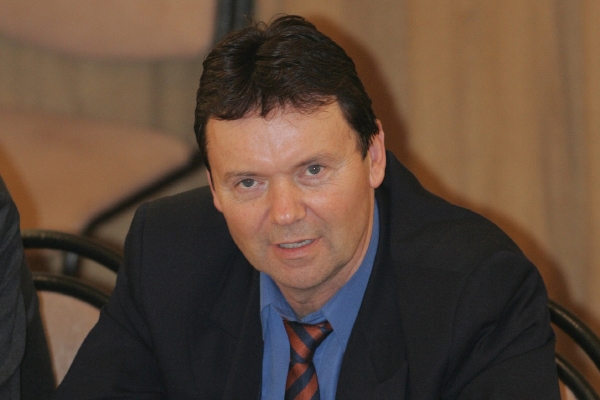 Šedá eminence českého fotbalu Roman Berbr.