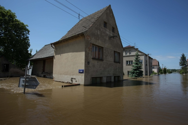 Škody skokově rostou a očekává se, že pojistných událostí bude téměř sto tisíc. Škody skokově rostou a očekává se, že pojistných událostí bude téměř sto tisíc.