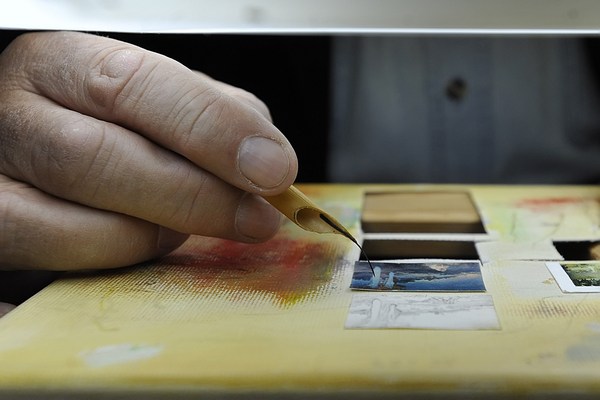 Pelhřimov nabízí kuriozity velké i "malé". Na ilustračním snímku Slovanská epopej o rozměrech 25 krát 35 milimetrů.