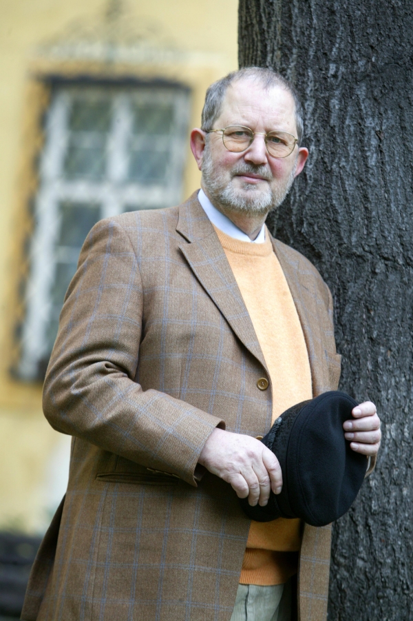 Karel Kovanda. Karel Kovanda.