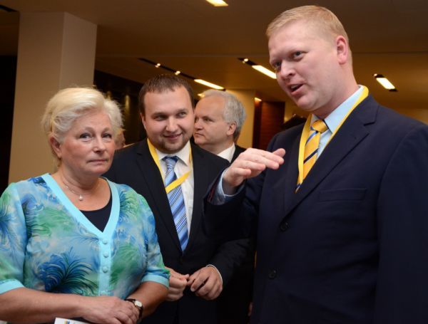 Kandidátka na prezidenta Zuzana Roithová s předsedou lidovců Pavlem Bělobrádkem.