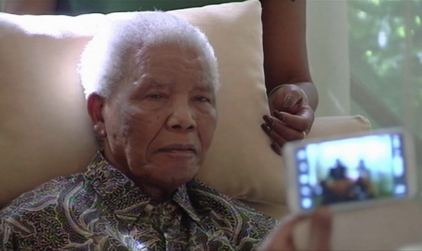 Nelson Mandela v nemocnici, 29. dubna 2013.