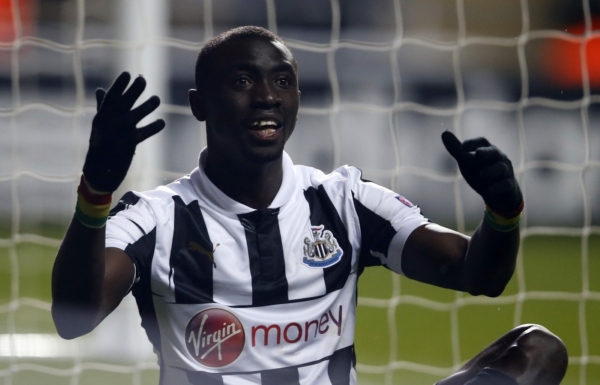 Senegalský útočník Papiss Cissé. Senegalský útočník Papiss Cissé.