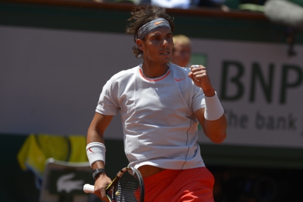 Rafael Nadal slaví triumf v Paříži.