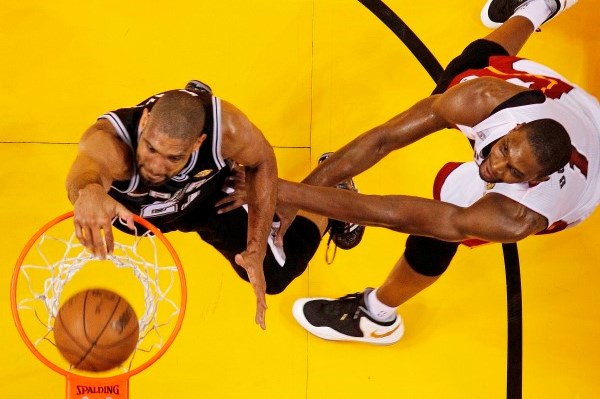 Basketbalisté Miami ve druhém finále play-off NBA porazili San Antonio 103:84 a vyrovnali stav série na 1:1.