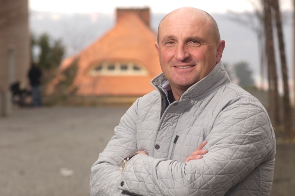 Zkušený fotbalový funkcionář Jaromír Šeterle by se mohl po čtrnácti letech vrátit do pražské Slavie. Zkušený fotbalový funkcionář Jaromír Šeterle by se mohl po čtrnácti letech vrátit do pražské Slavie.