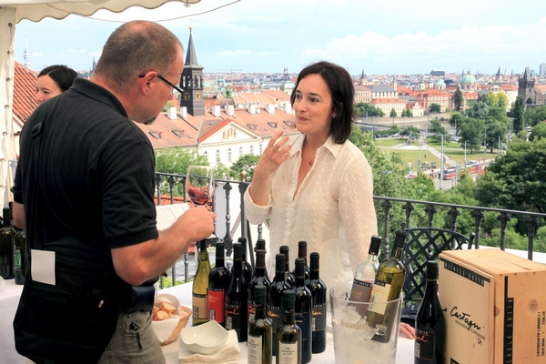 Z degustační přehlídky Gran Gala del Vino Italiano ve Villa Richter (snímek z loňského ročníku).