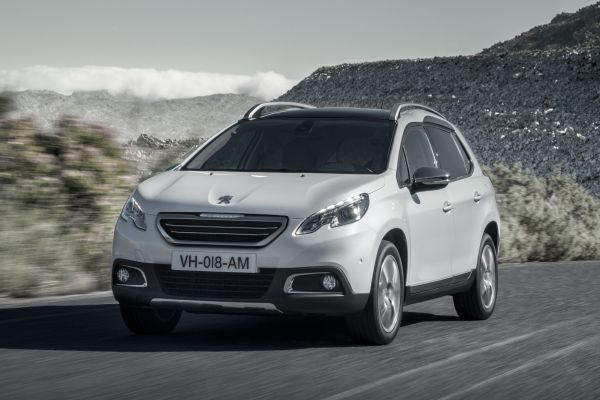 Peugeot 2008 rozšiřuje nabídku městských crossoverů. Peugeot 2008 rozšiřuje nabídku městských crossoverů.