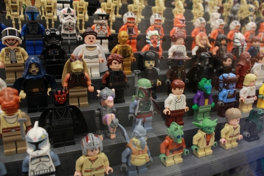 Pestrý výběr minifigurek je v sérii Star Wars. Velká kolekce je k vidění na výstavě v Lipně nad Vltavou.