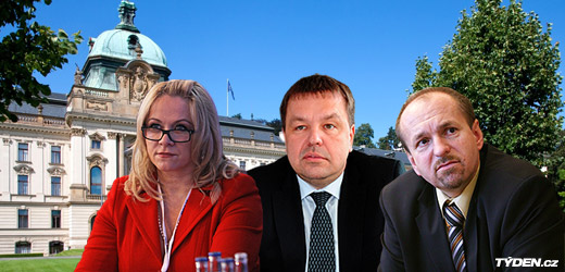 Zatýkání se týká vrcholných politiků.