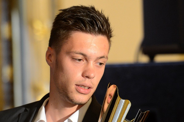 Eintracht Franfurt je podle deníku Bild dohodnutý na přestupu s reprezentačním útočníkem Václavem Kadlecem. Eintracht Franfurt je podle deníku Bild dohodnutý na přestupu s reprezentačním útočníkem Václavem Kadlecem.