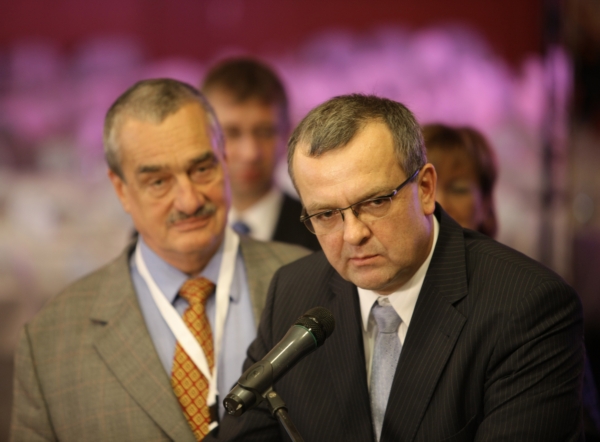 Karel Schwarzenberg a Miroslav Kalousek. Karel Schwarzenberg a Miroslav Kalousek.
