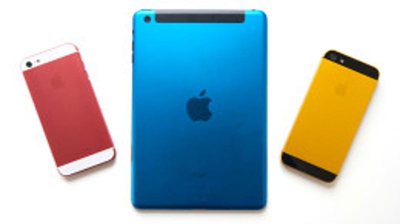 Varianty barvení originálního krytu zařízení Apple.