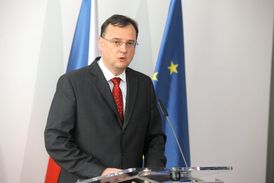 Premiér Petr Nečas (ODS).