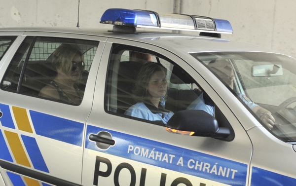Vrchní ředitelka kabinetu premiéra Petra Nečase Jana Nagyová na cestě k soudu.