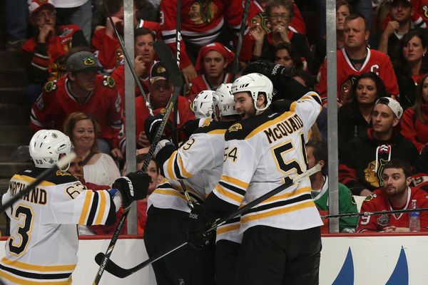 Hokejisté Bostonu Bruins.