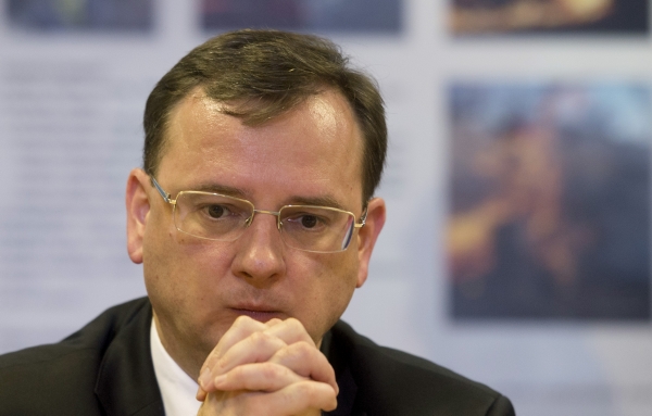 Premiér Petr Nečas podal demisi.