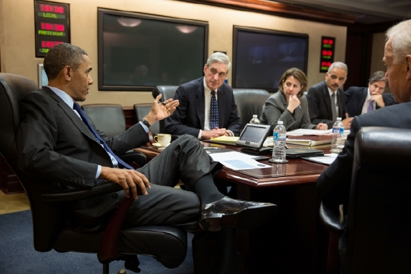 Obama se svým národním bezpečnostním týmem v Bílém domě.