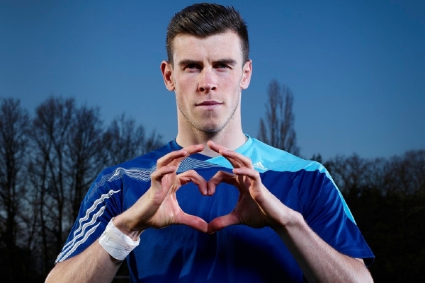 Gareth Bale a jeho gólová oslava. Gareth Bale a jeho gólová oslava.
