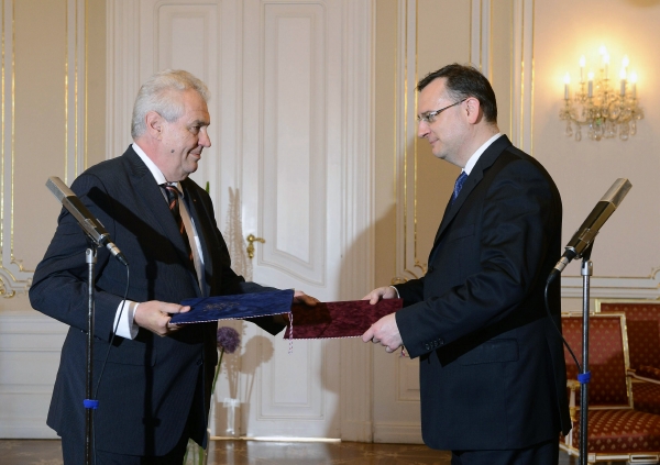 Petr Nečas a Miloš Zeman (vpravo). Petr Nečas a Miloš Zeman (vpravo).