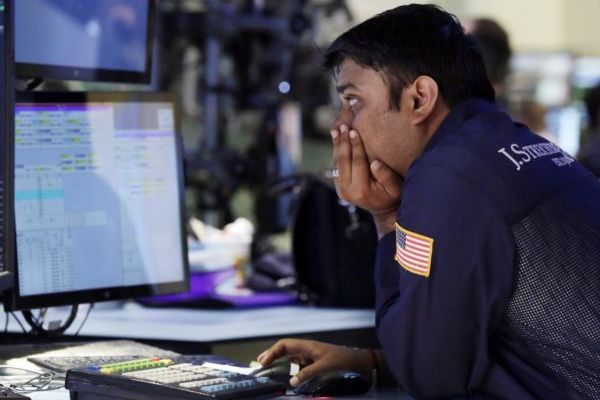 Američtí centrální bankéři vylekali hráče na burzách.