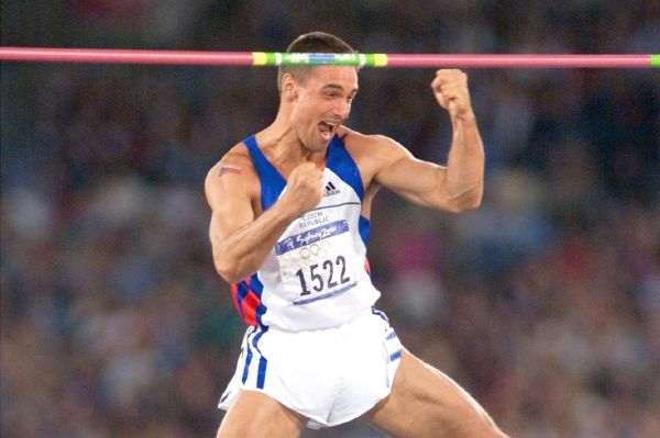 V Sydney získal první olympijskou medaili, zlato mu uteklo jen těsně. V Sydney získal první olympijskou medaili, zlato mu uteklo jen těsně.