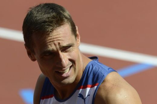 Olympijské hry v Londýně pro něj skončili už po úvodní stovce, bolest mu nedovolila pokračování. Olympijské hry v Londýně pro něj skončili už po úvodní stovce, bolest mu nedovolila pokračování.