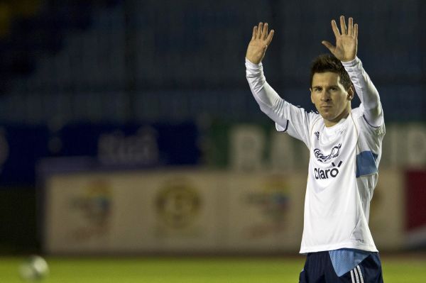 Lionel Messi má problémy.