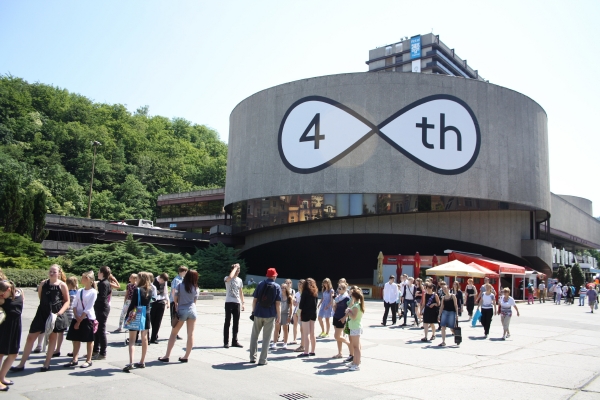Vstupenky na 48. ročník Mezinárodního filmového festivalu v Karlových Varech byly vyprodány za půl hodiny.