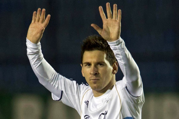 Argentinský fotbalista Lionel Messi doplatil deset milionů eur (asi 259 milionů korun), aby urovnal daně za roky 2010 a 2011.