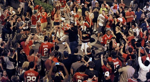 Fanoušci Bostonu oslavují přímo v centru města. Fanoušci Bostonu oslavují přímo v centru města.