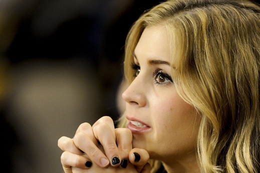 Místní ice girl věřila Bostonu do poslední chvíle. Místní ice girl věřila Bostonu do poslední chvíle.