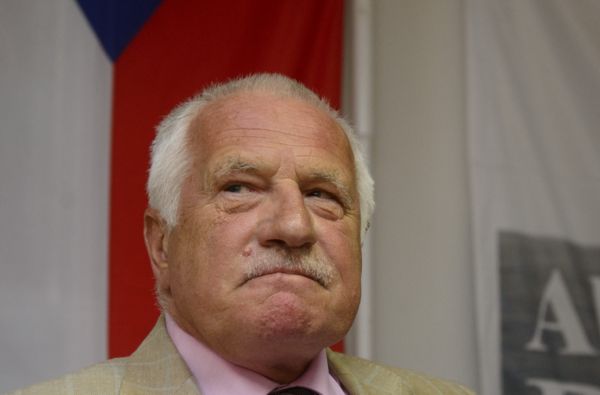 Bývalý prezident Václav Klaus. Jeho institut komentoval poslední kroky prezident Miloše Zemana. Bývalý prezident Václav Klaus. Jeho institut komentoval poslední kroky prezident Miloše Zemana.