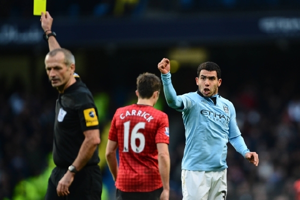 Carlos Tévez (vpravo). Carlos Tévez (vpravo).
