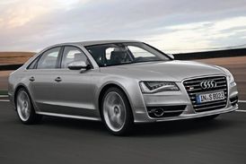 Audi S8, které kromě luxusu skrývá i 520 koní pod kapotou.