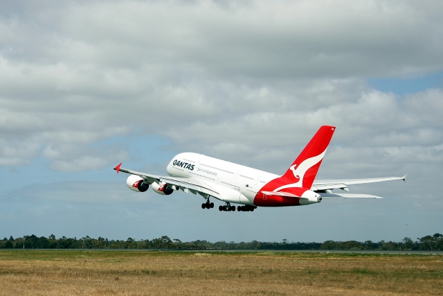 Australské aerolinky Qantas zahájily šetření, zda sluchátka rozdávaná během letu cestujícím vyrábějí vězni v Číně (ilustrační foto).