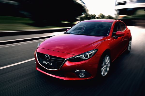 Nová Mazda3 má vzhled v duchu současného designového jazyka automobilky. 